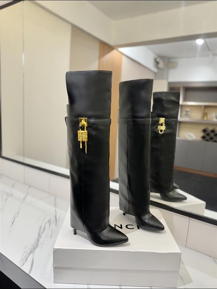 20251128174449934 590